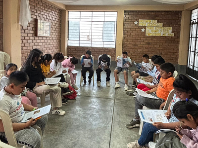 Niños realizando actividades en charlas de Catequesis Familiar - Capilla Santa Rosa de Jicamarca - Parroquia Nuestra Señora de la Paz SJL Lima