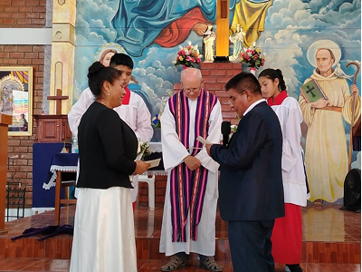 Celebración de matrimonio en Parroquia Nuestra Señora de la Paz San Juan de Lurigancho Lima