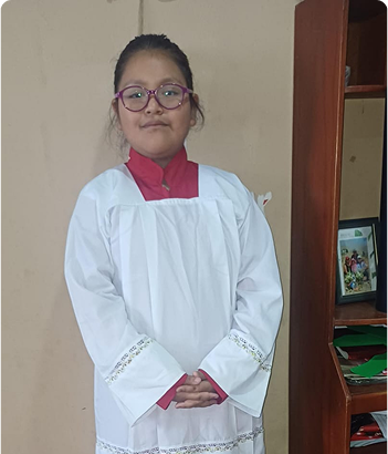 Brenda Juliet Carlos Luque - Acolito Servidor del Altar Parroquia Nuestra Señora de la Paz