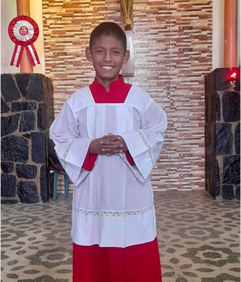 Karol Gabriel Lovon Chate - Acolito Servidor del Altar Parroquia Nuestra Señora de la Paz
