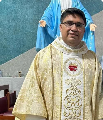 Padre Luis Angel Nole Curay ss.cc - Asesor y Coordinador de Servidores del Altar Parroquia